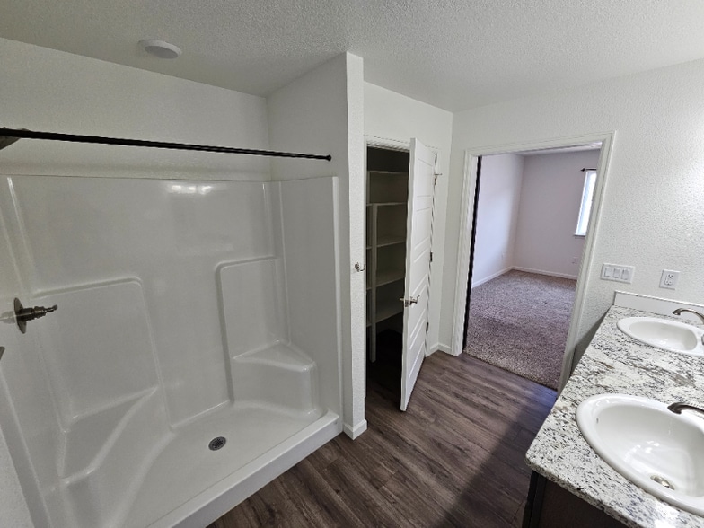 Building Photo - 4013 Bradney Ave