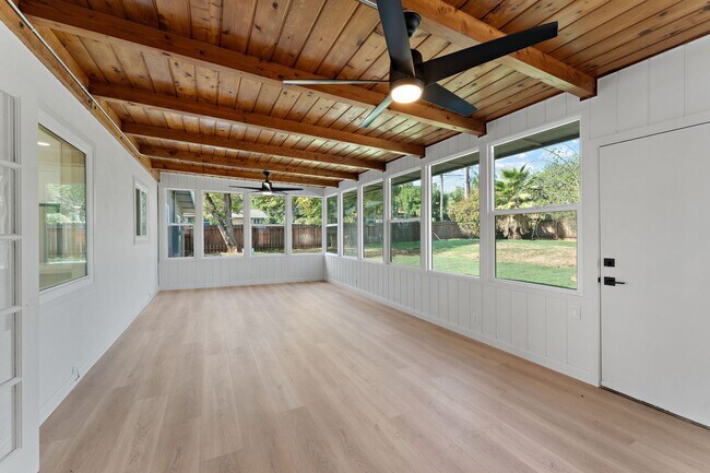 Building Photo - RV/trailer parking