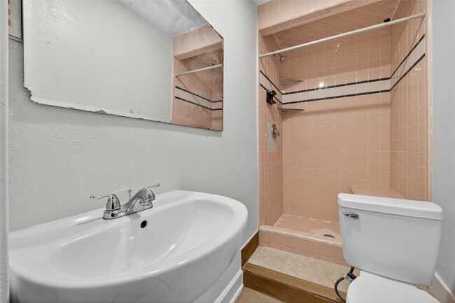 Building Photo - 3438 5th St