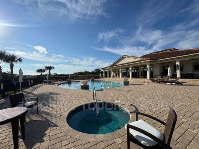 Building Photo - 20 Del Palma Dr