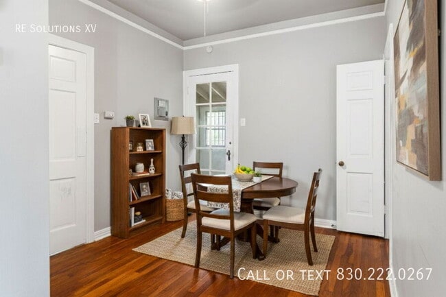 Building Photo - 336 E Lullwood Ave