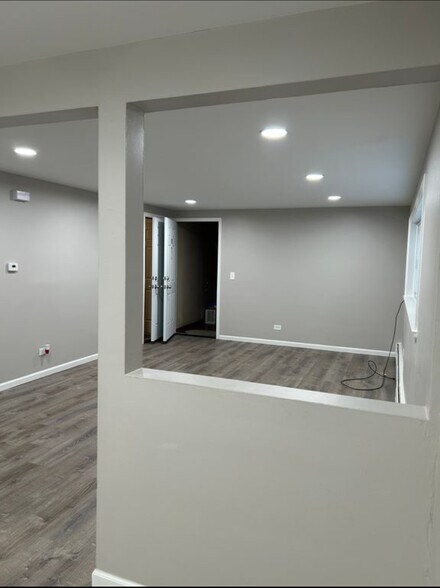 Living room - 1039 David Dr