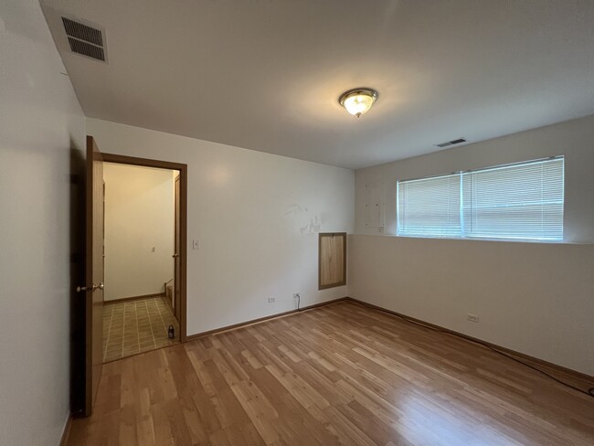 Building Photo - 1046 Chadwick Dr