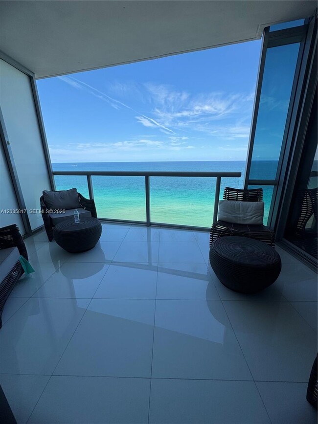 Building Photo - 17121 Collins Ave