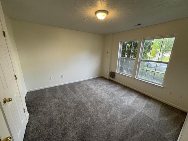 Building Photo - 1006 Hickam Rd