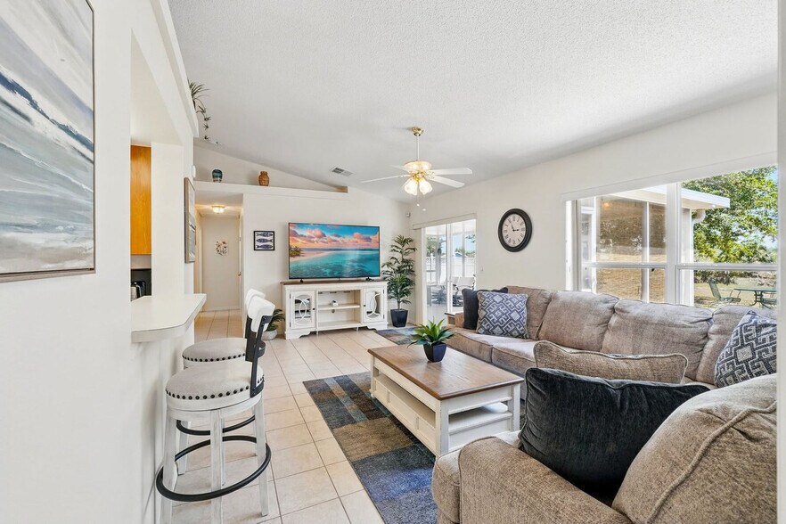 Building Photo - 15013 Margaux Dr
