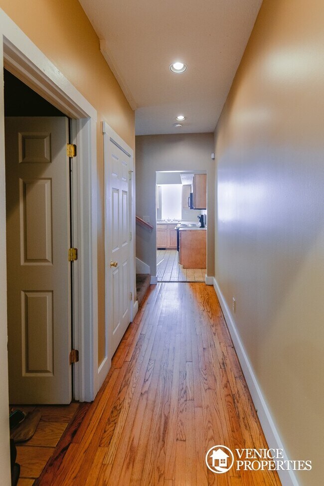 Building Photo - 4 Bedroom on OSU Campus