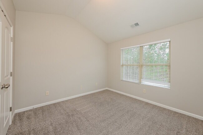 Building Photo - 930 Walking Stick Trail NE