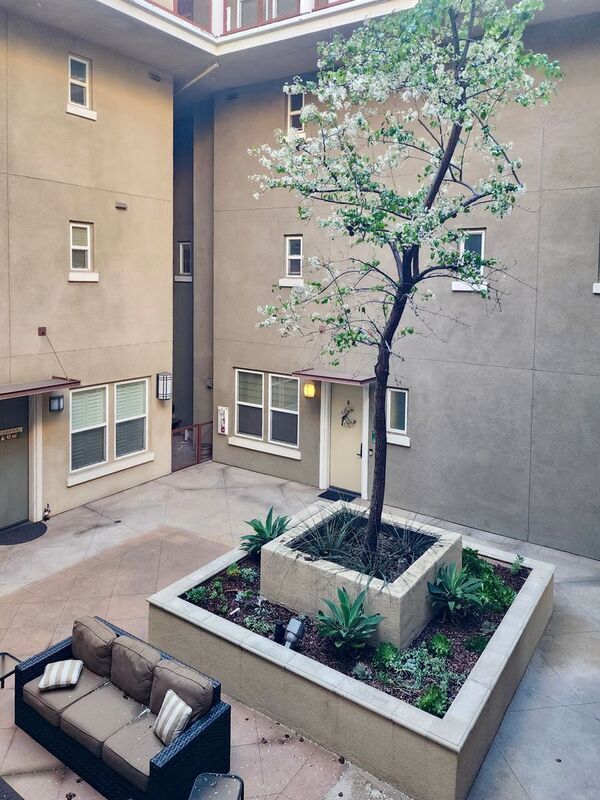 Building Photo - 12842 Palm St