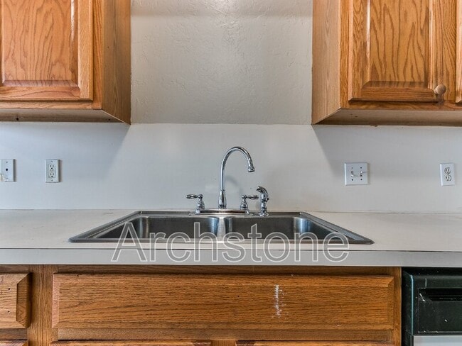 Building Photo - 5216 Coble St