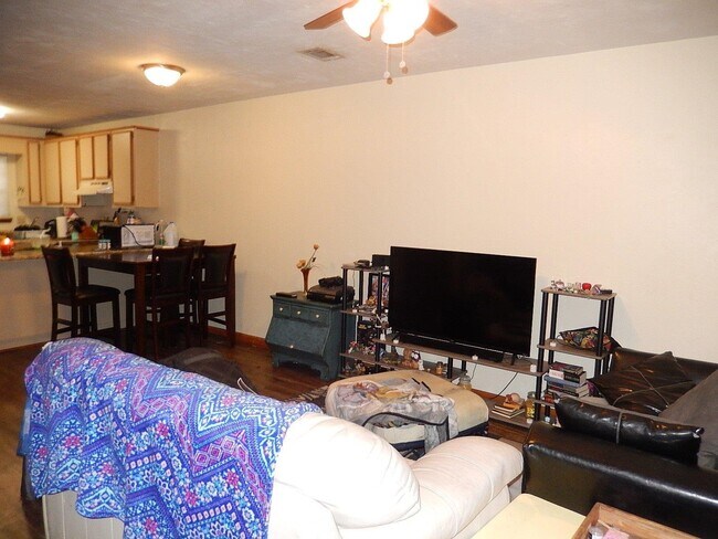 Building Photo - 2303 Hartsfield Way