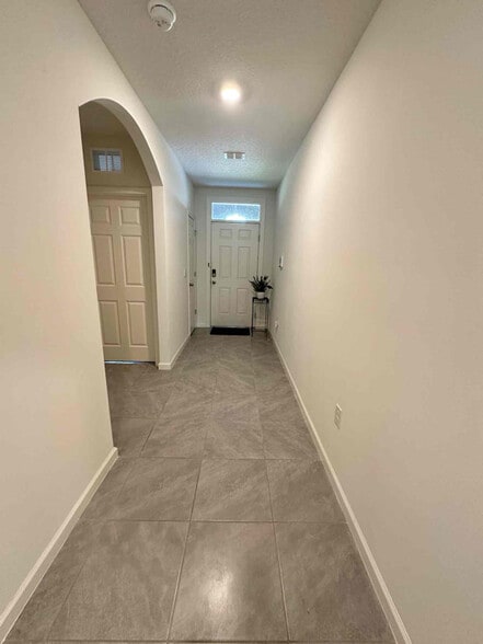 Building Photo - 1468 Schumann Dr