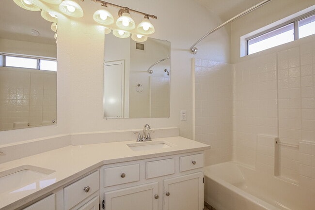 Building Photo - 116 W Monona Dr