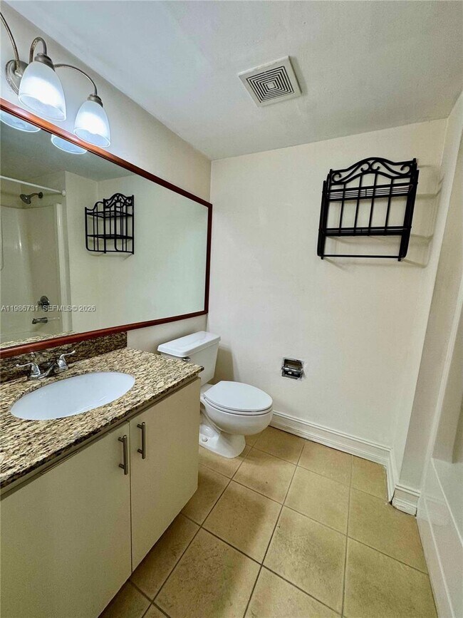 Building Photo - 9731 Fontainebleau Blvd