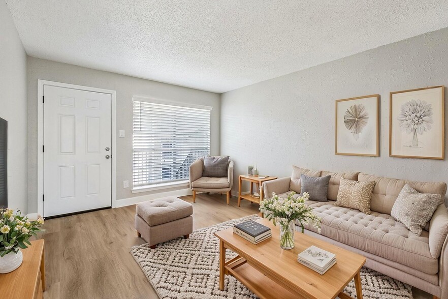 Building Photo - Bellecour Crossings