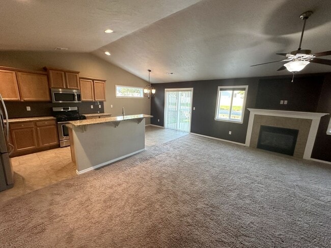 Building Photo - Horn Rapids House for Lease!
