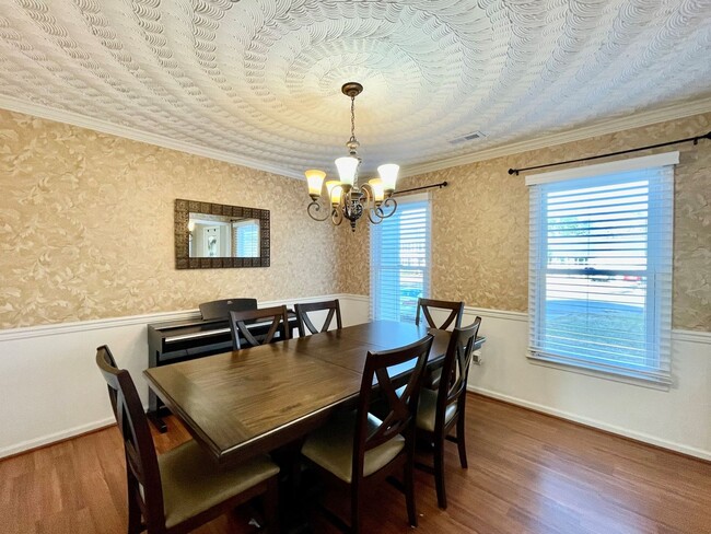 Building Photo - Ready 07-07-25!! Fantastic 4-Bedroom Home ...