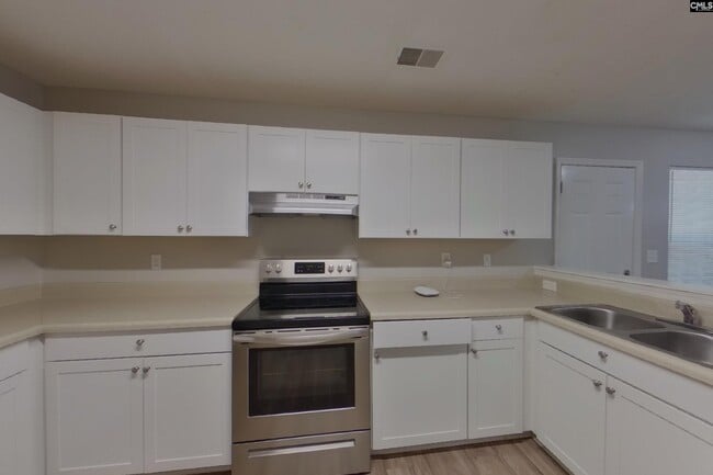 Building Photo - 121 Eagle Pointe Dr