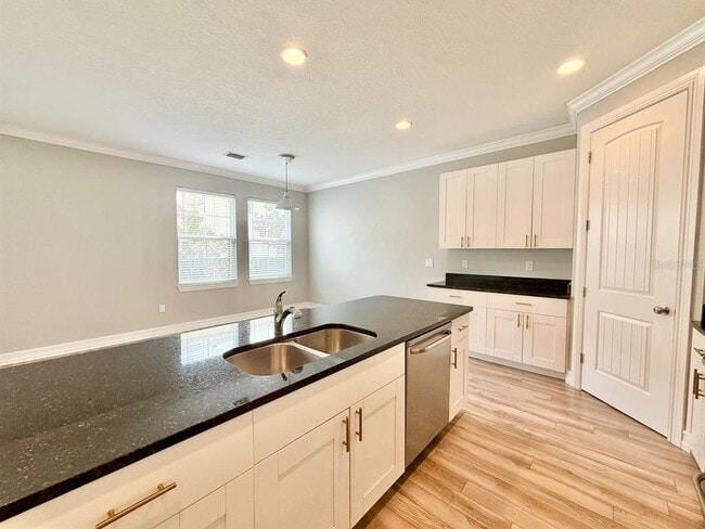 Building Photo - 6921 Interbay Blvd