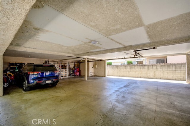 Building Photo - 3807 W Victory Blvd