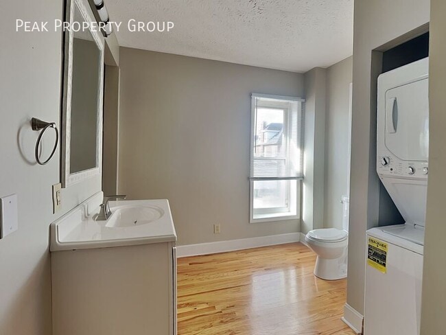 Building Photo - 1381 Indianola Ave