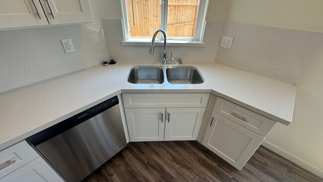 Building Photo - Coyote Run Duplexes