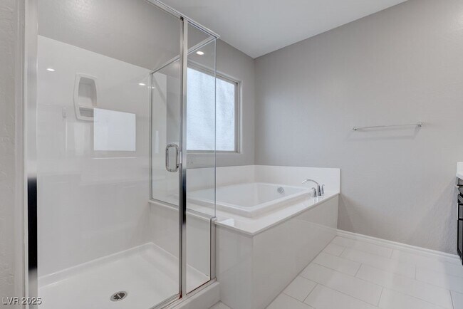 Building Photo - 965 Mossy Vale St