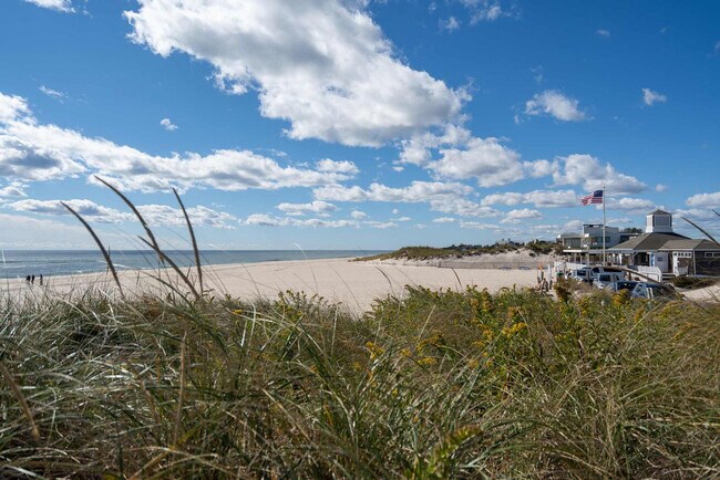 Building Photo - 14 Millstone Dr