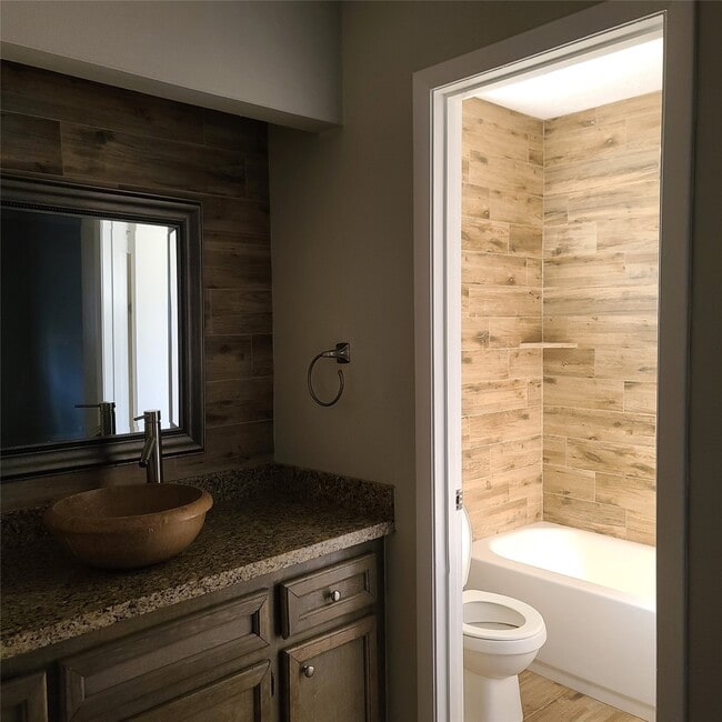 Building Photo - 3811 Nutwood Ln