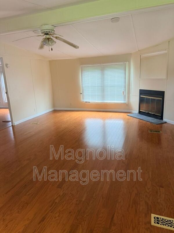 Building Photo - 209 Gillburg Estates Ct