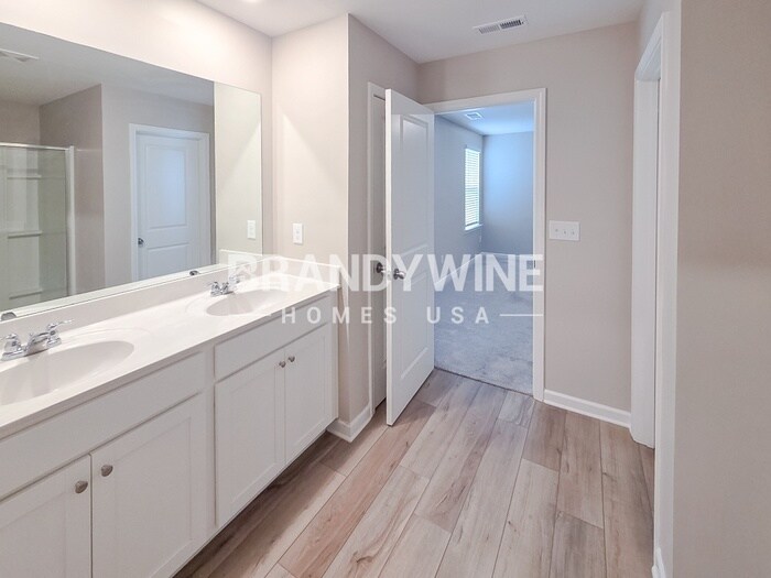 Building Photo - 628 Friesland Dr