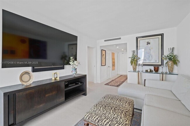 Building Photo - 5401 Collins Ave