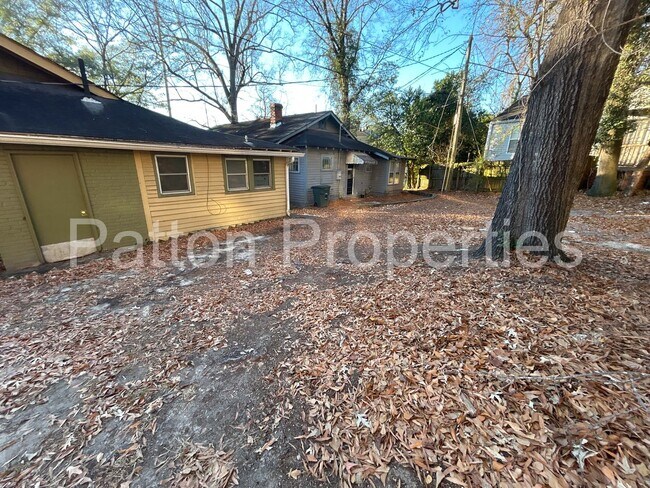 Building Photo - 2223-2225 Greene Street - Inside CoC - R11409-17-07
