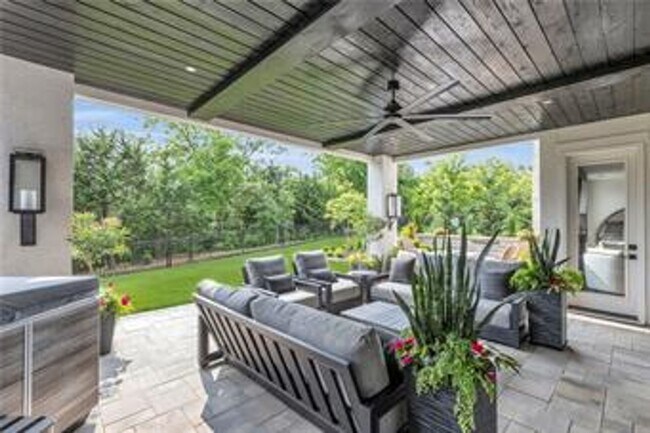 Building Photo - {5842} Luxury Rental in Forrest Ridge Esta...