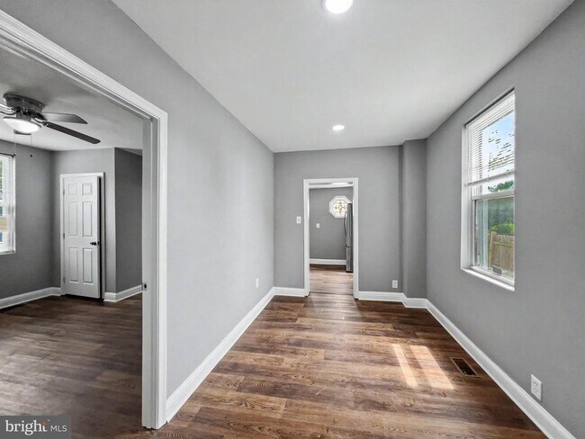 Building Photo - 5900 Hamilton Ave