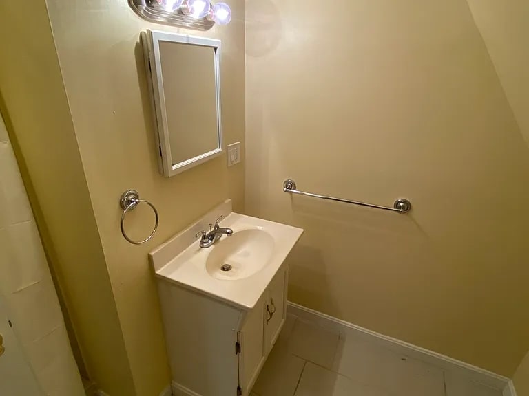 Building Photo - 27R Albion St