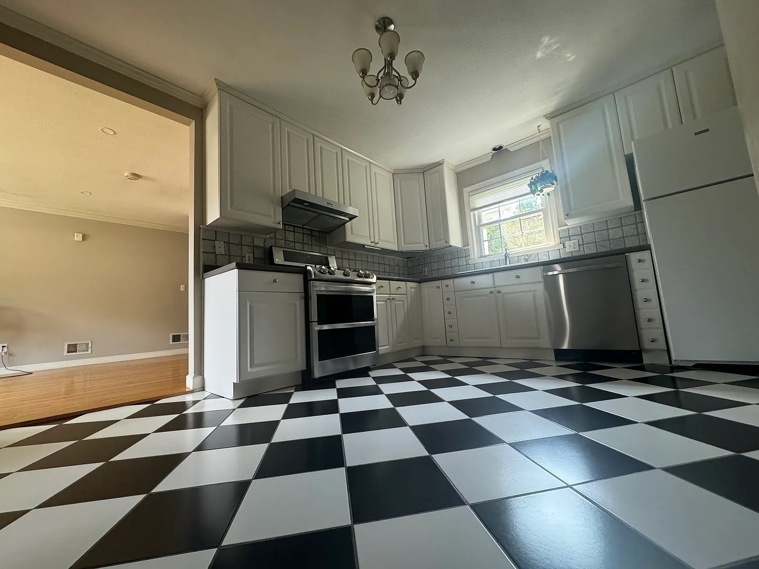 Building Photo - 15 Harrison St