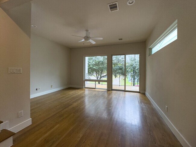 Building Photo - 2717 St Emanuel St