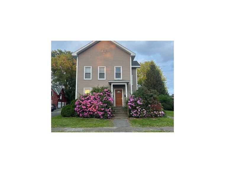 Building Photo - 5 Clark St