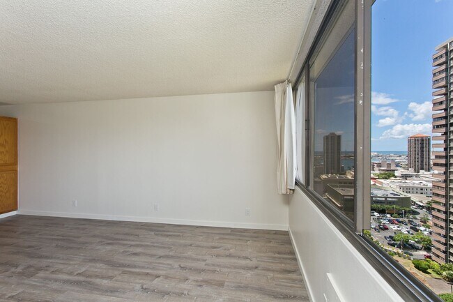 Building Photo - Kukui Plaza #D1905 - Downtown Convenience ...