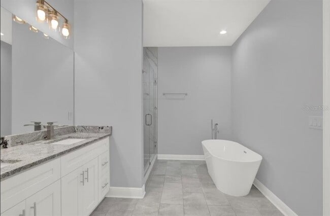 Building Photo - 405 S Westland Ave