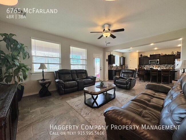 Building Photo - West El Paso 4 bed Refrig A/C with 3 car g...