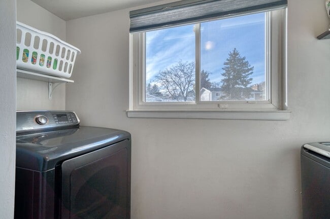 Building Photo - Charming 4 Bed 2 Bath Home in 80917!!!