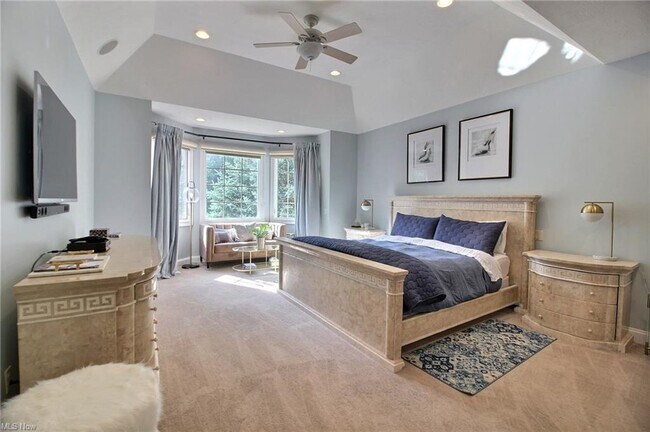 Building Photo - 40 Hamlet Ct