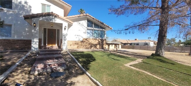 Building Photo - 2784 Belcastro St
