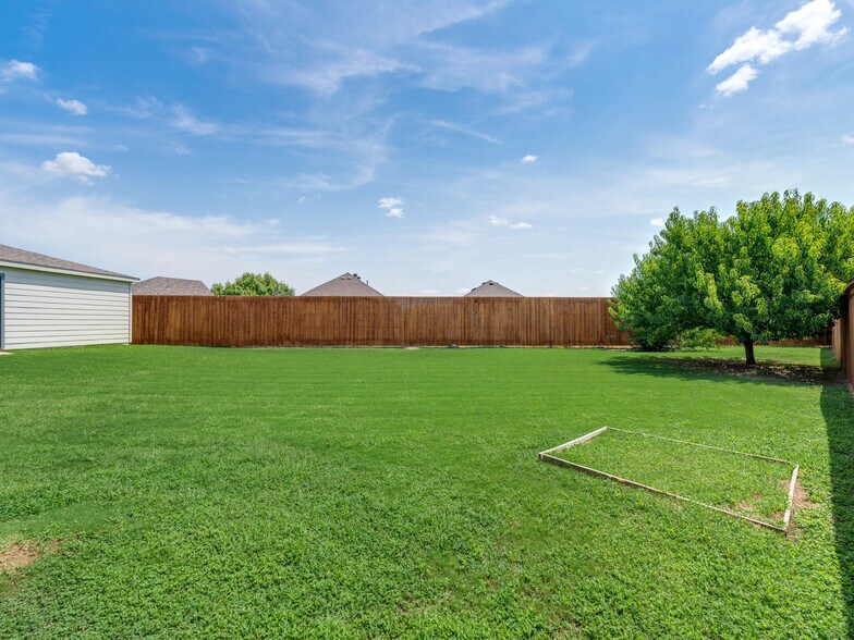 Lawn Maintenance - 10528 Astor Dr