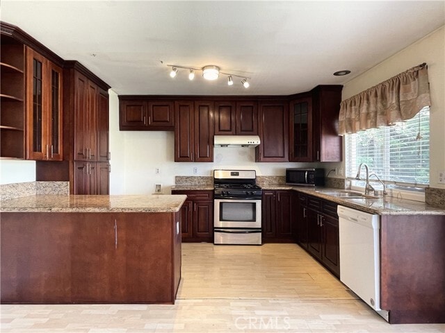 Building Photo - 411 N Prospectors Rd
