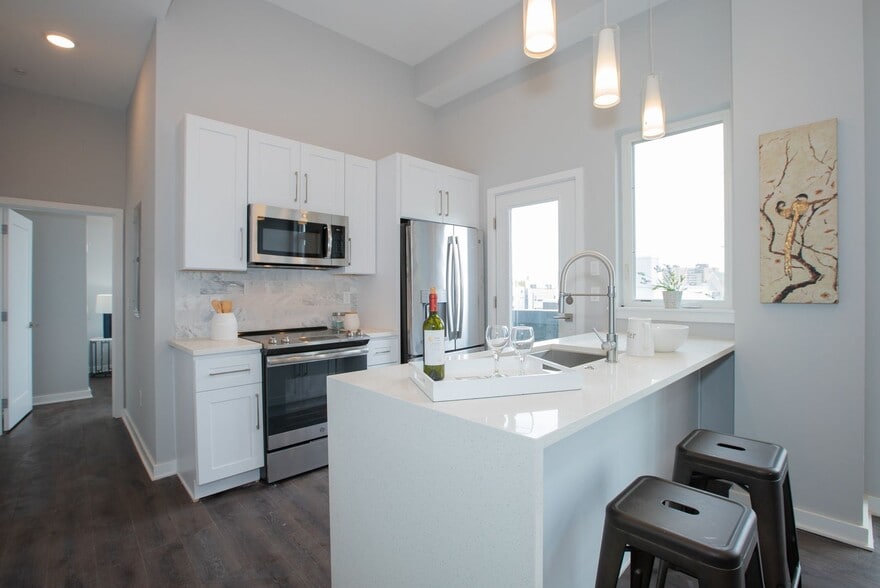 Interior Photo - 15 Thirthy Four