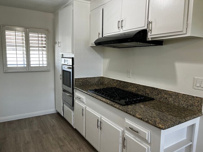Building Photo - 12411 Breezewood Dr