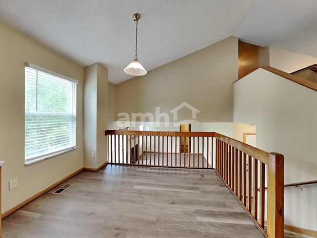 Building Photo - 3959 Highland Bluff Dr